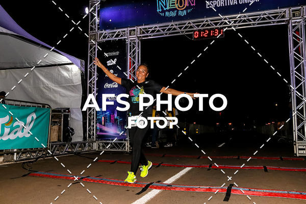 Buy your photos of the eventNeon Night Run 2019 - Brasilia on Fotop