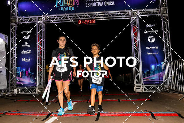 Buy your photos of the eventNeon Night Run 2019 - Brasilia on Fotop