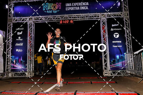Buy your photos of the eventNeon Night Run 2019 - Brasilia on Fotop