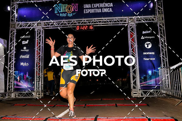 Buy your photos of the eventNeon Night Run 2019 - Brasilia on Fotop