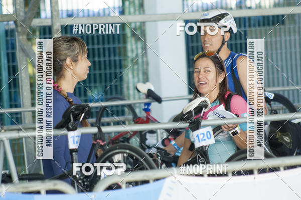 Buy your photos of the eventBLUE SERIES TRIATHLON BERTIOGA 2019 on Fotop