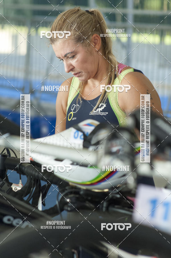 Acquista le foto dell'eventoBLUE SERIES TRIATHLON BERTIOGA 2019 in Fotop