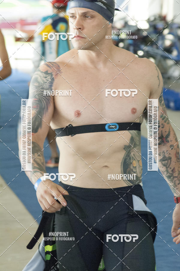 Achetez vos photos de l'vnementBLUE SERIES TRIATHLON BERTIOGA 2019 sur Fotop