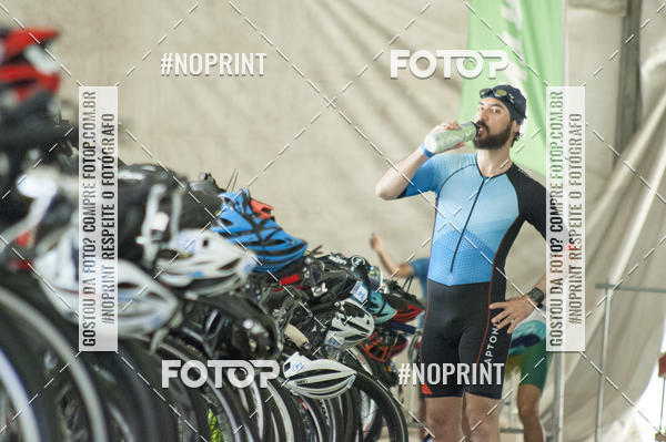 Achetez vos photos de l'vnementBLUE SERIES TRIATHLON BERTIOGA 2019 sur Fotop
