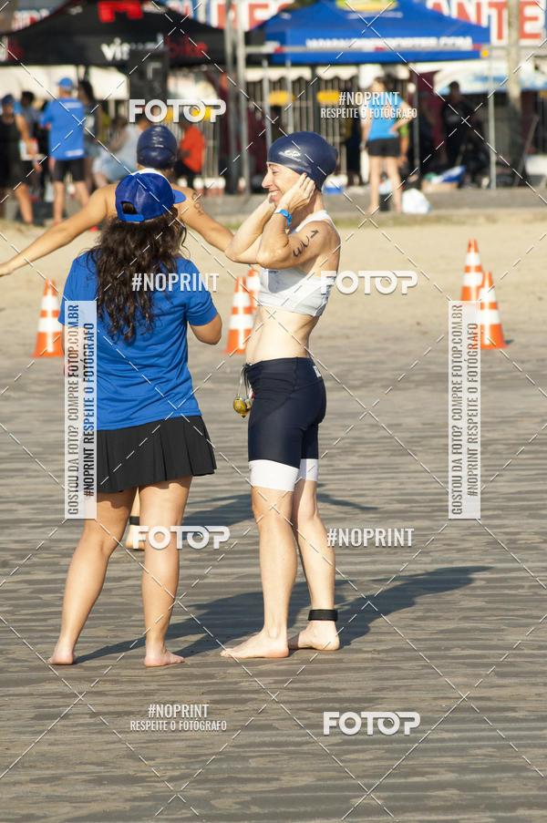 Achetez vos photos de l'vnementBLUE SERIES TRIATHLON BERTIOGA 2019 sur Fotop
