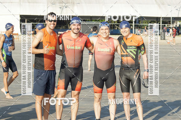 Achetez vos photos de l'vnementBLUE SERIES TRIATHLON BERTIOGA 2019 sur Fotop
