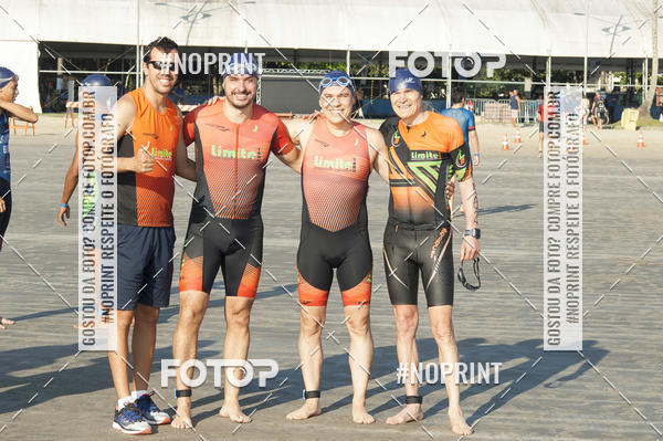 Achetez vos photos de l'vnementBLUE SERIES TRIATHLON BERTIOGA 2019 sur Fotop