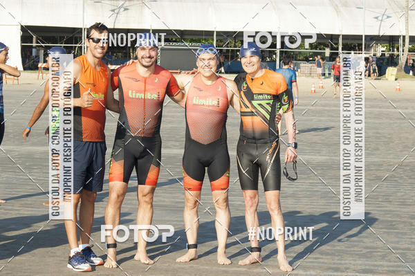 Achetez vos photos de l'vnementBLUE SERIES TRIATHLON BERTIOGA 2019 sur Fotop