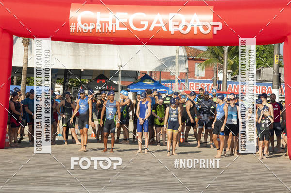 Achetez vos photos de l'vnementBLUE SERIES TRIATHLON BERTIOGA 2019 sur Fotop
