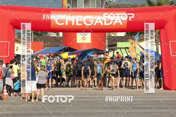 Achetez vos photos de l'vnementBLUE SERIES TRIATHLON BERTIOGA 2019 sur Fotop