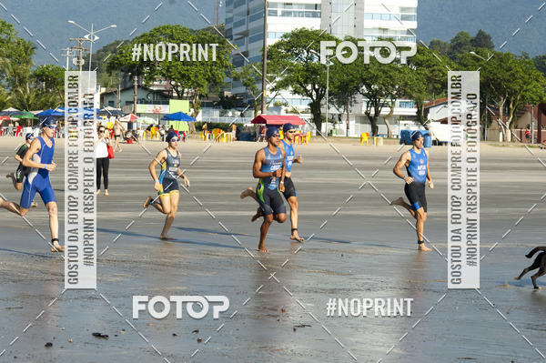 Achetez vos photos de l'vnementBLUE SERIES TRIATHLON BERTIOGA 2019 sur Fotop