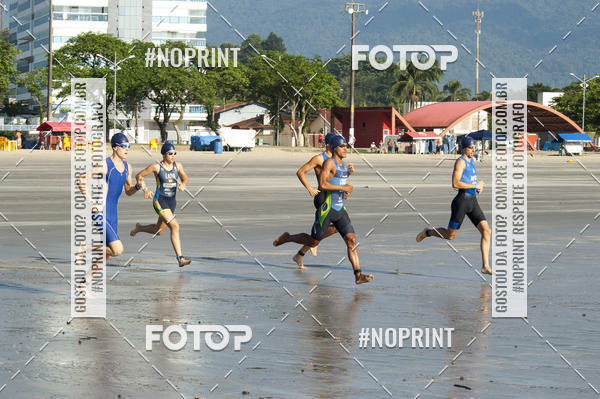 Achetez vos photos de l'vnementBLUE SERIES TRIATHLON BERTIOGA 2019 sur Fotop