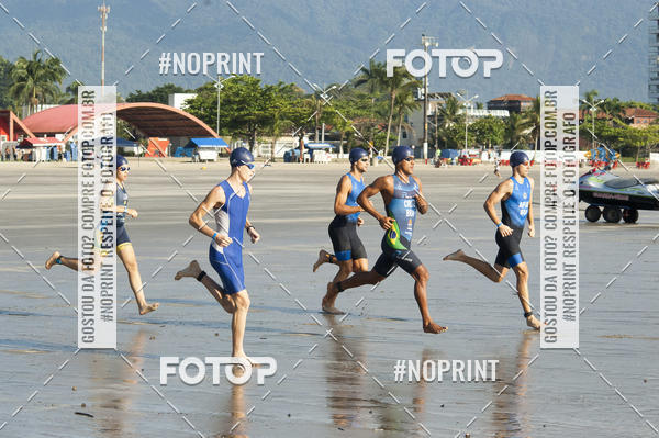 Achetez vos photos de l'vnementBLUE SERIES TRIATHLON BERTIOGA 2019 sur Fotop