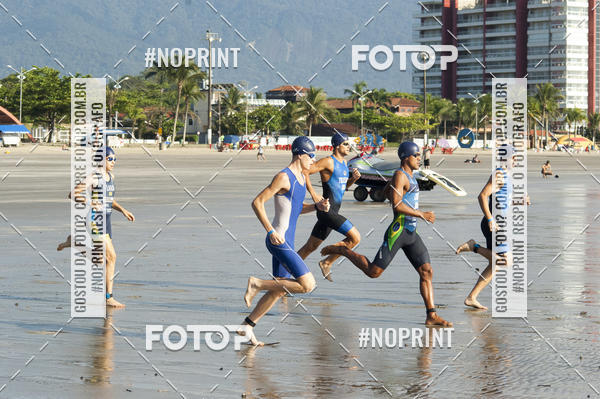 Achetez vos photos de l'vnementBLUE SERIES TRIATHLON BERTIOGA 2019 sur Fotop
