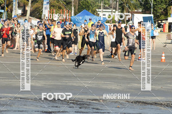 Achetez vos photos de l'vnementBLUE SERIES TRIATHLON BERTIOGA 2019 sur Fotop