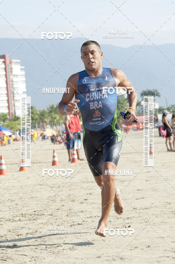 Buy your photos of the eventBLUE SERIES TRIATHLON BERTIOGA 2019 on Fotop