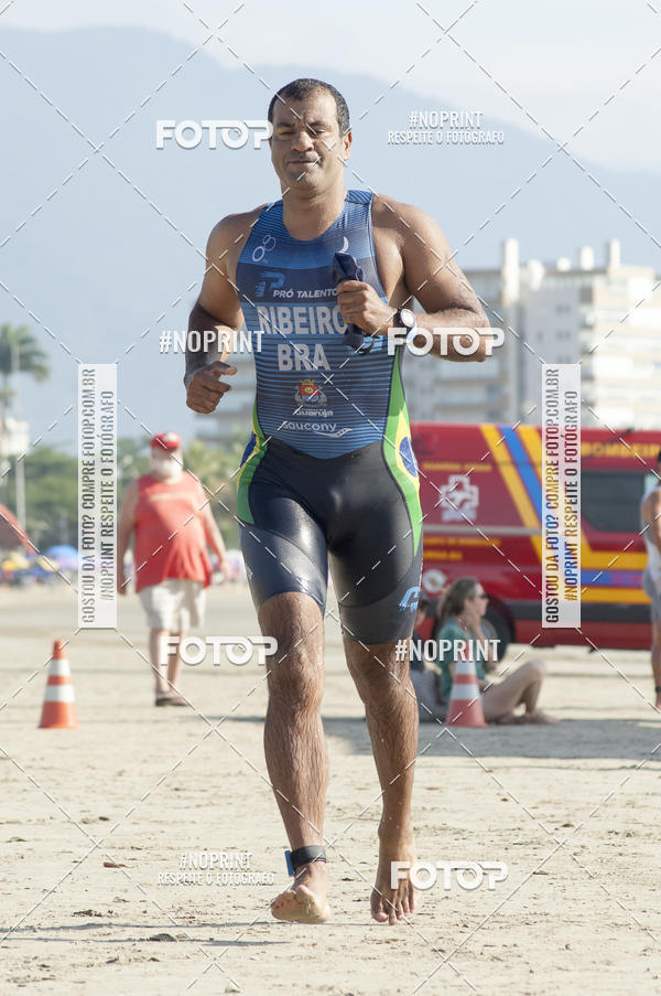 Buy your photos of the eventBLUE SERIES TRIATHLON BERTIOGA 2019 on Fotop