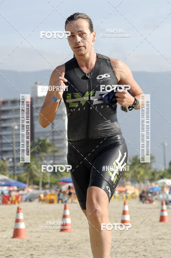 Buy your photos of the eventBLUE SERIES TRIATHLON BERTIOGA 2019 on Fotop