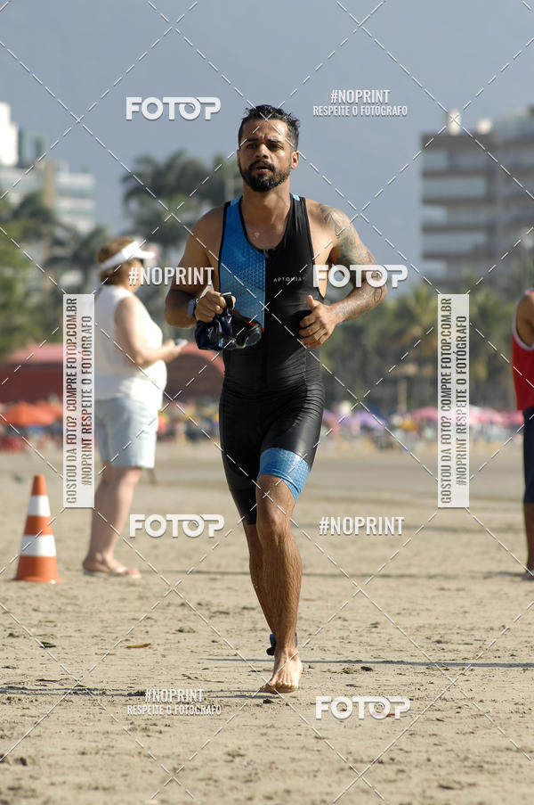 Buy your photos of the eventBLUE SERIES TRIATHLON BERTIOGA 2019 on Fotop