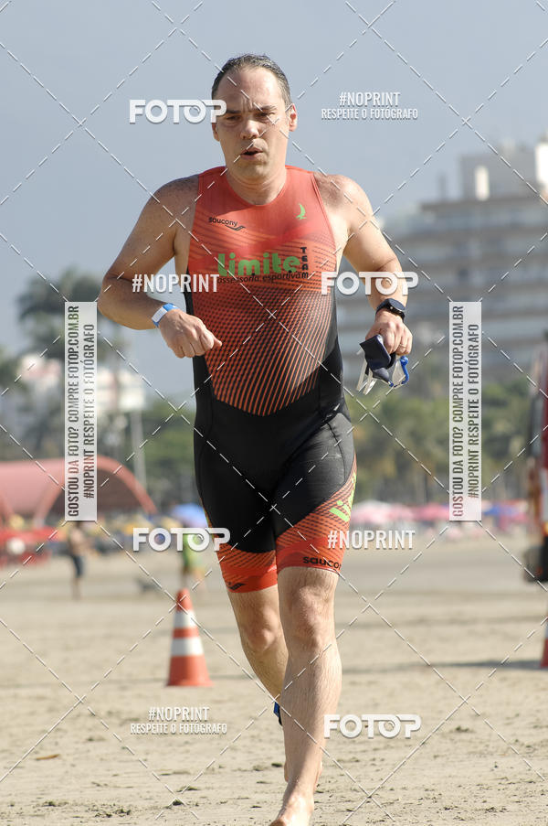 Buy your photos of the eventBLUE SERIES TRIATHLON BERTIOGA 2019 on Fotop