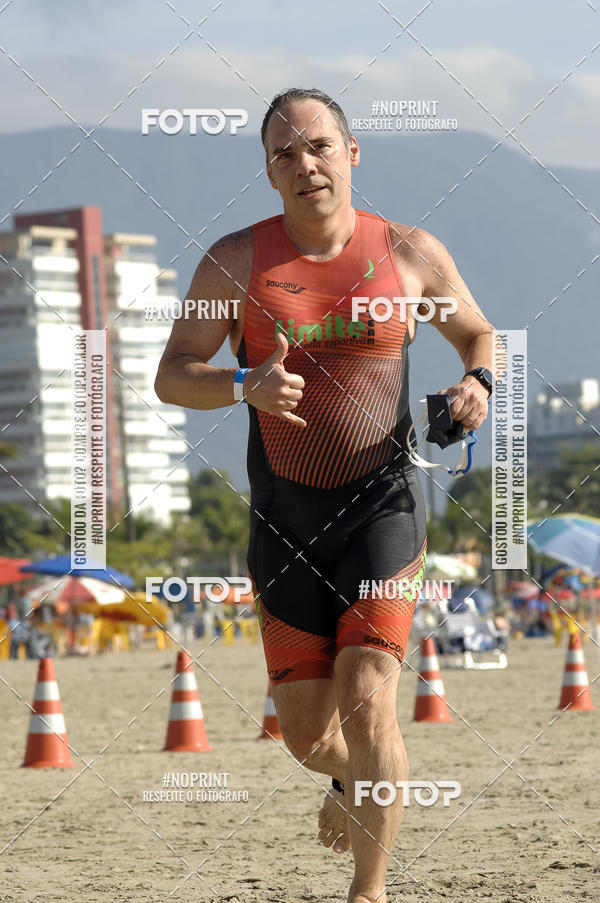 Buy your photos of the eventBLUE SERIES TRIATHLON BERTIOGA 2019 on Fotop