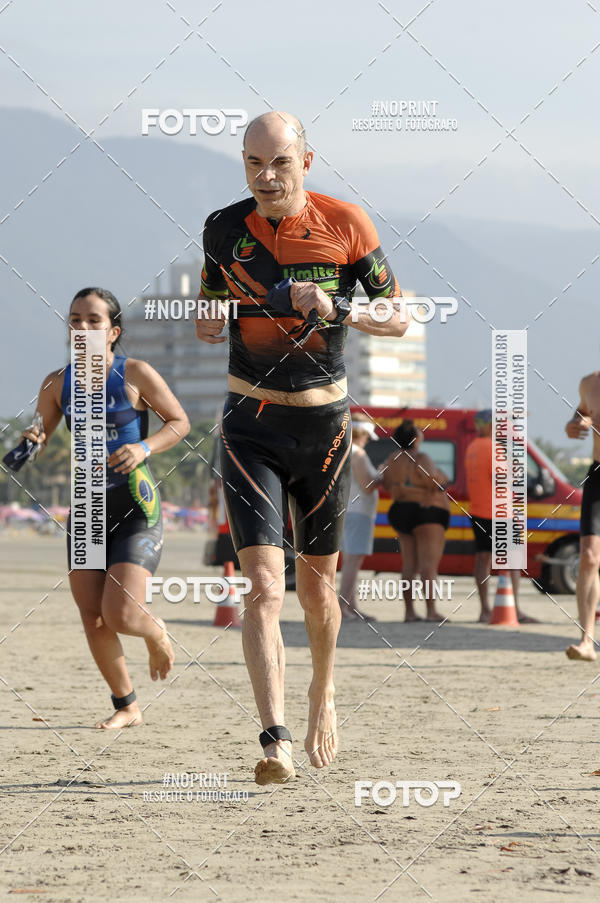 Buy your photos of the eventBLUE SERIES TRIATHLON BERTIOGA 2019 on Fotop