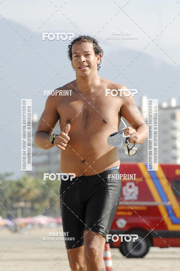 Buy your photos of the eventBLUE SERIES TRIATHLON BERTIOGA 2019 on Fotop