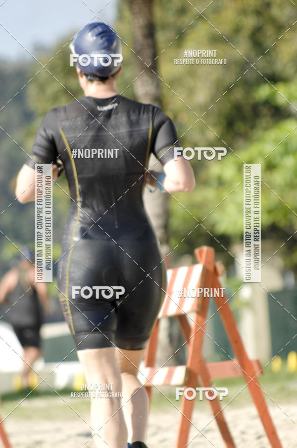 Buy your photos of the eventBLUE SERIES TRIATHLON BERTIOGA 2019 on Fotop