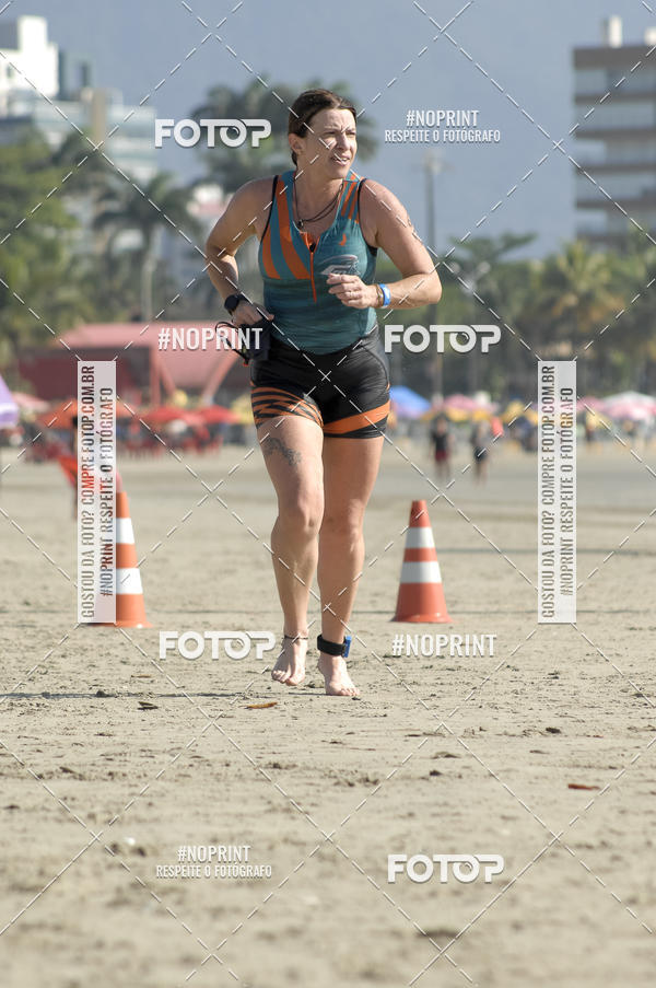 Buy your photos of the eventBLUE SERIES TRIATHLON BERTIOGA 2019 on Fotop