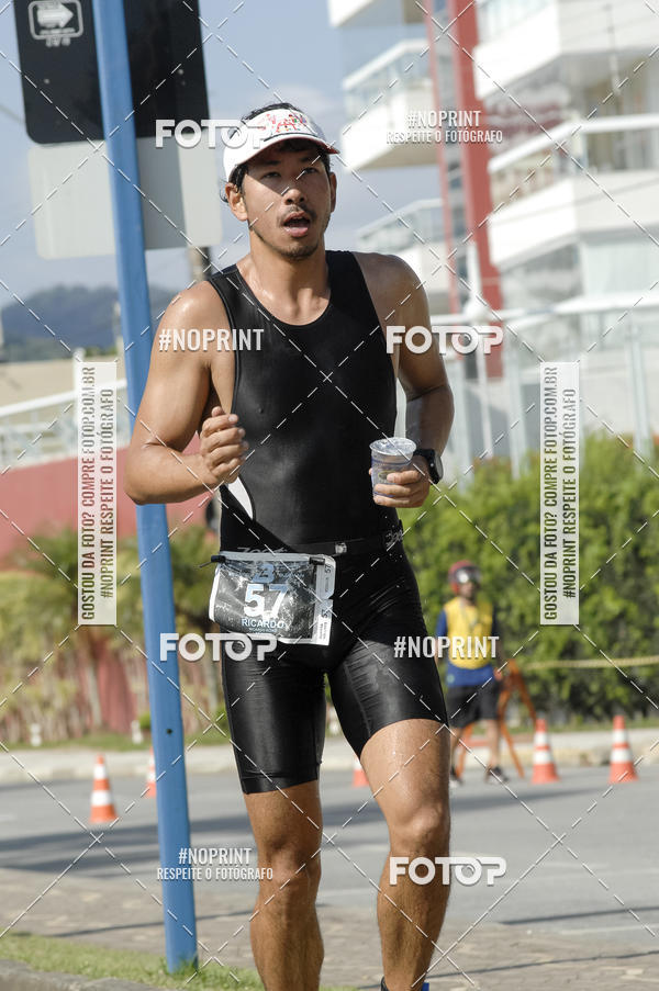 Achetez vos photos de l'vnementBLUE SERIES TRIATHLON BERTIOGA 2019 sur Fotop