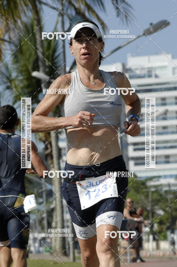 Achetez vos photos de l'vnementBLUE SERIES TRIATHLON BERTIOGA 2019 sur Fotop