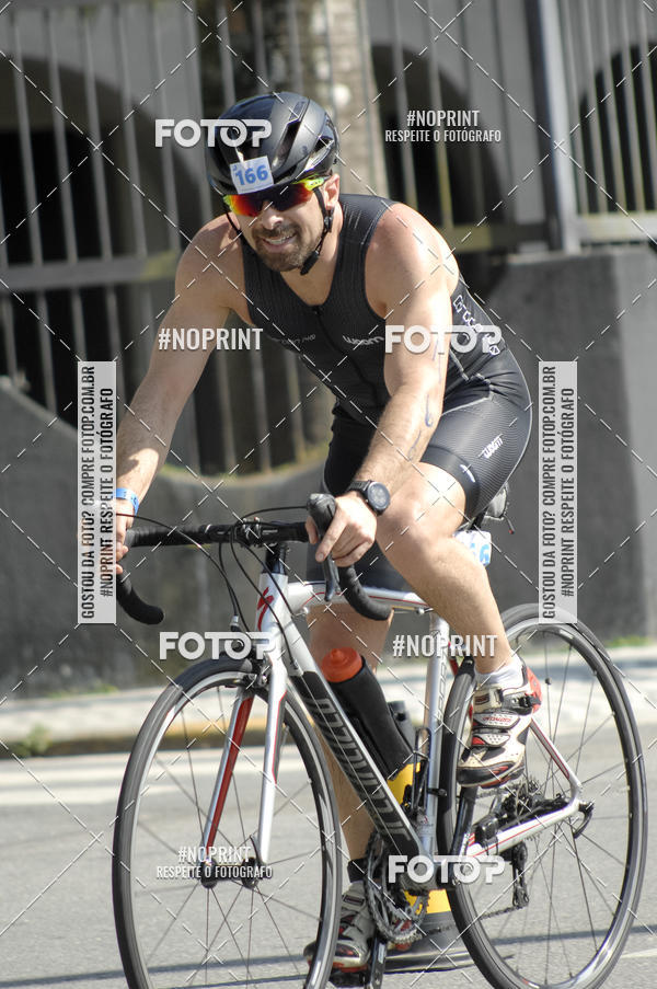 Achetez vos photos de l'vnementBLUE SERIES TRIATHLON BERTIOGA 2019 sur Fotop