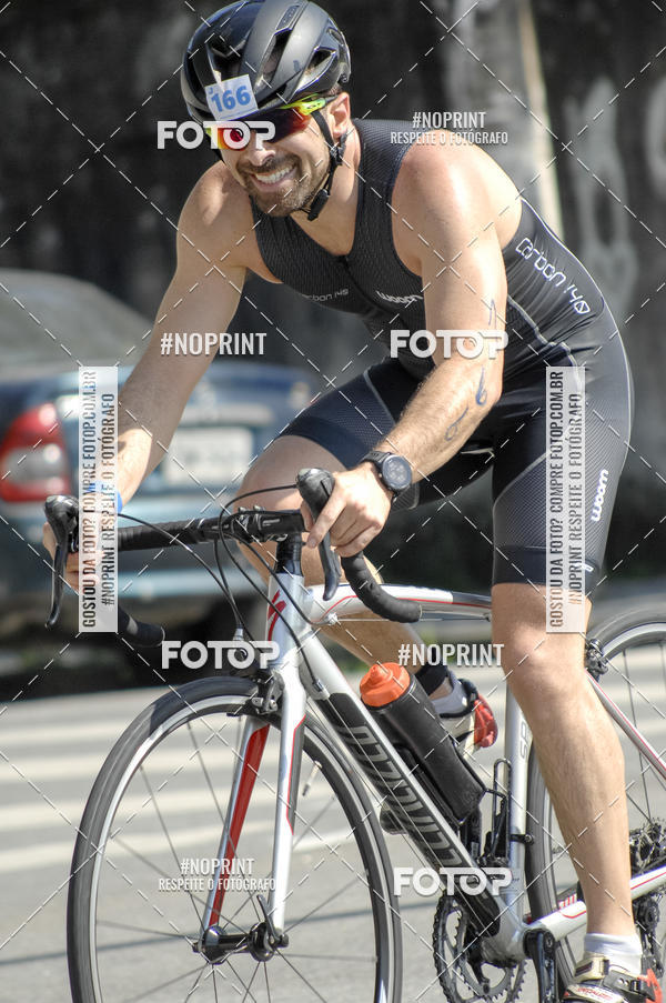 Achetez vos photos de l'vnementBLUE SERIES TRIATHLON BERTIOGA 2019 sur Fotop