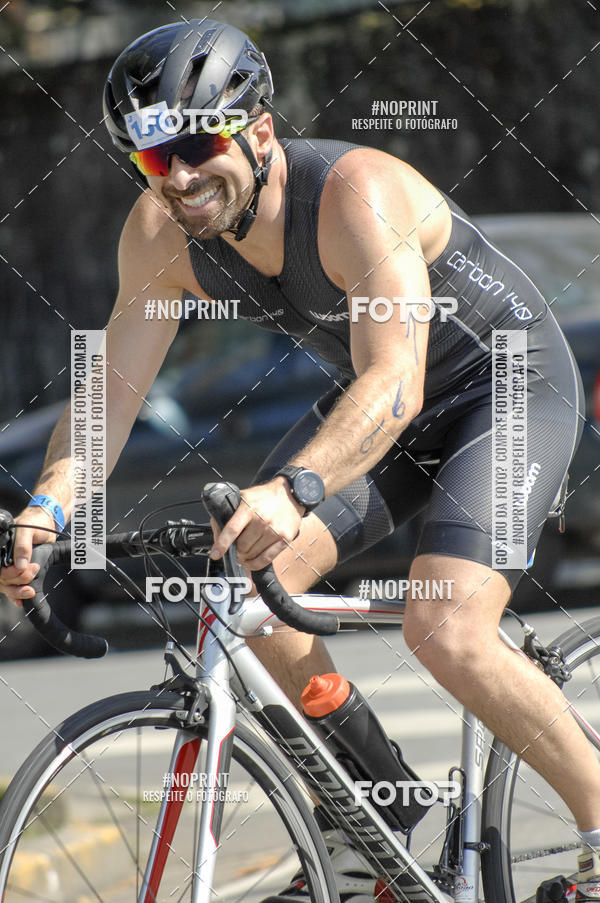 Achetez vos photos de l'vnementBLUE SERIES TRIATHLON BERTIOGA 2019 sur Fotop