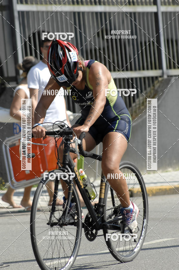 Achetez vos photos de l'vnementBLUE SERIES TRIATHLON BERTIOGA 2019 sur Fotop