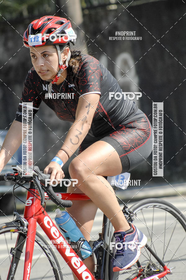Achetez vos photos de l'vnementBLUE SERIES TRIATHLON BERTIOGA 2019 sur Fotop