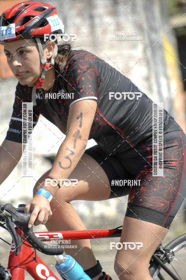 Achetez vos photos de l'vnementBLUE SERIES TRIATHLON BERTIOGA 2019 sur Fotop