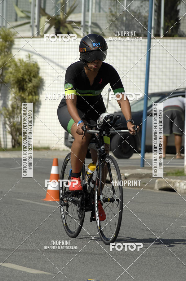 Achetez vos photos de l'vnementBLUE SERIES TRIATHLON BERTIOGA 2019 sur Fotop