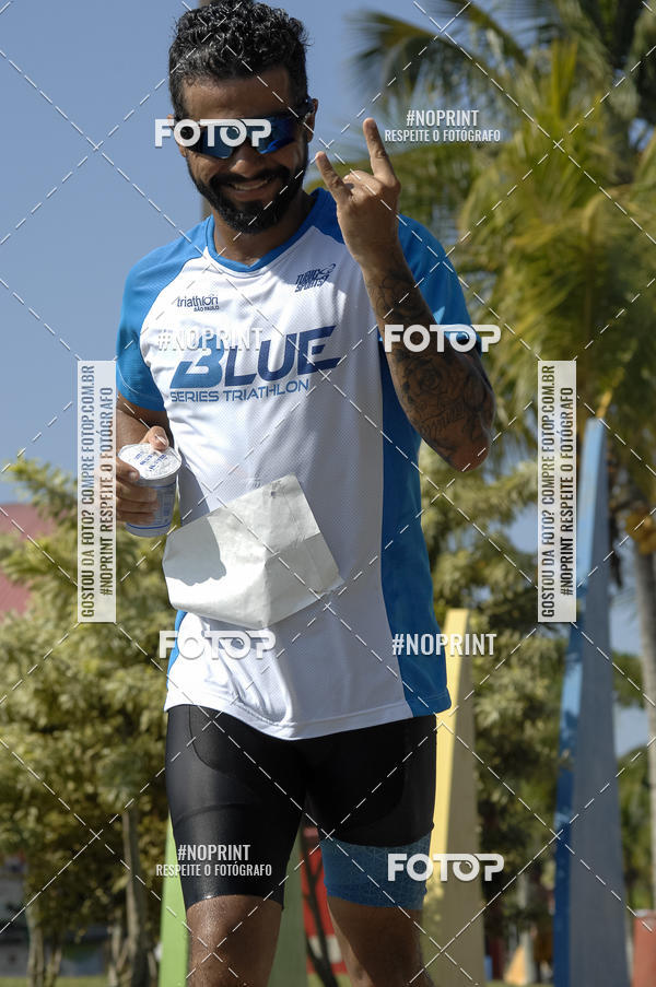 Achetez vos photos de l'vnementBLUE SERIES TRIATHLON BERTIOGA 2019 sur Fotop