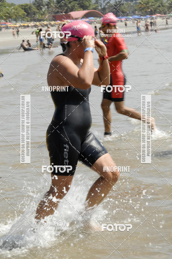 Achetez vos photos de l'vnementBLUE SERIES TRIATHLON BERTIOGA 2019 sur Fotop