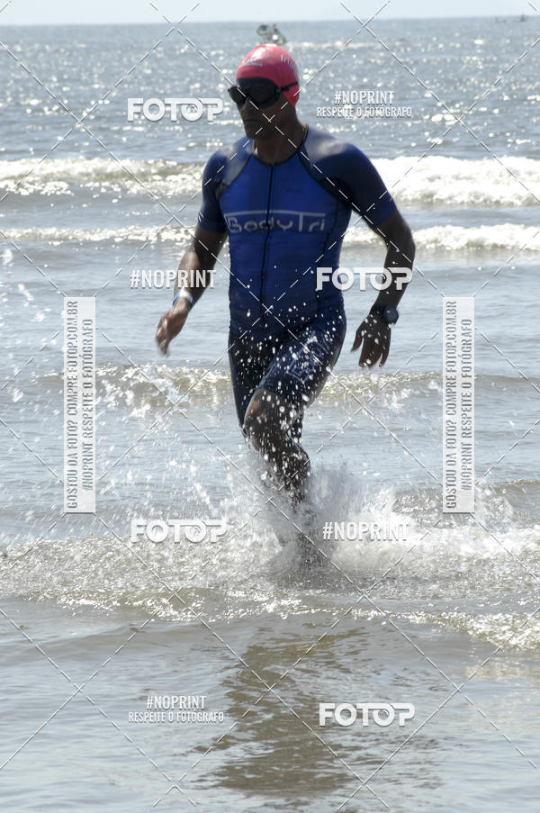 Achetez vos photos de l'vnementBLUE SERIES TRIATHLON BERTIOGA 2019 sur Fotop