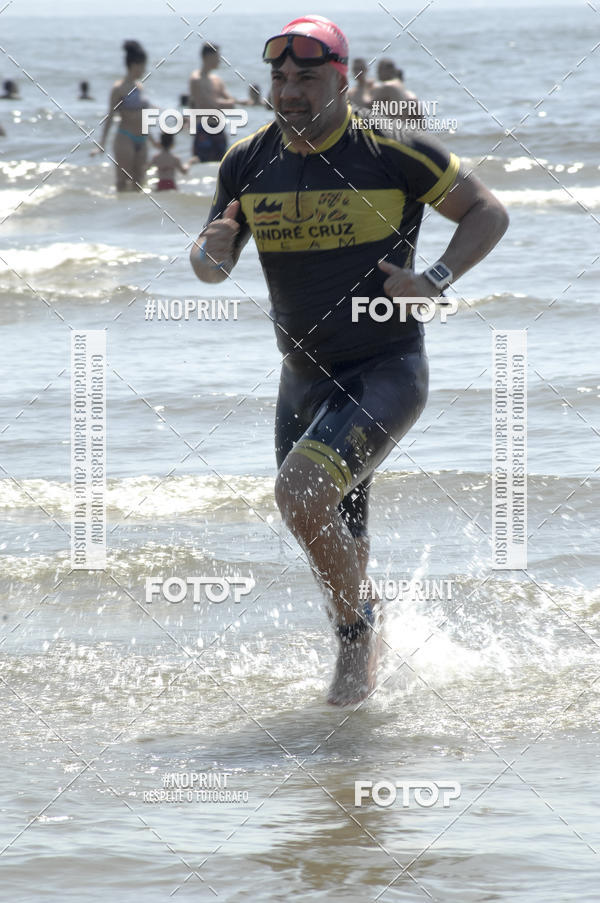 Achetez vos photos de l'vnementBLUE SERIES TRIATHLON BERTIOGA 2019 sur Fotop