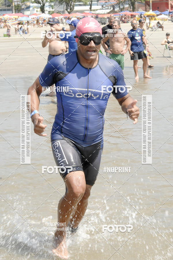Achetez vos photos de l'vnementBLUE SERIES TRIATHLON BERTIOGA 2019 sur Fotop