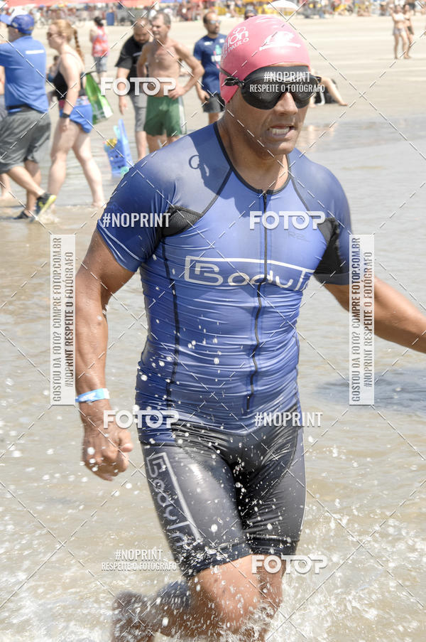 Achetez vos photos de l'vnementBLUE SERIES TRIATHLON BERTIOGA 2019 sur Fotop