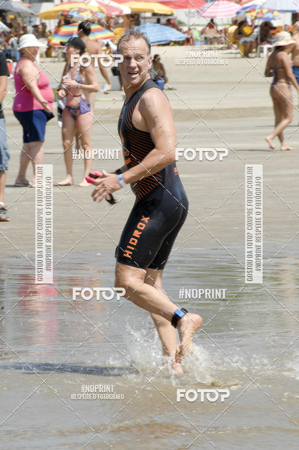 Buy your photos of the eventBLUE SERIES TRIATHLON BERTIOGA 2019 on Fotop