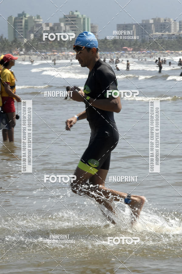 Buy your photos of the eventBLUE SERIES TRIATHLON BERTIOGA 2019 on Fotop