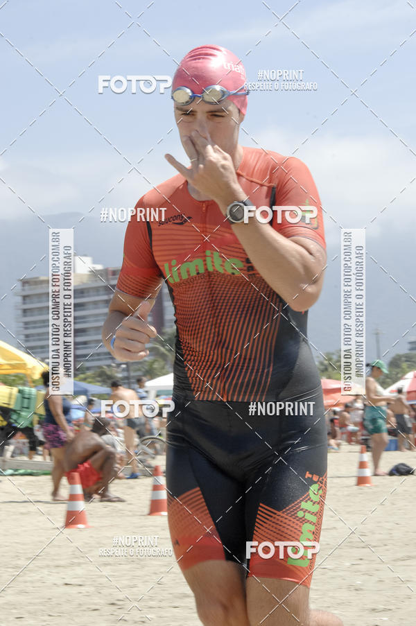 Buy your photos of the eventBLUE SERIES TRIATHLON BERTIOGA 2019 on Fotop