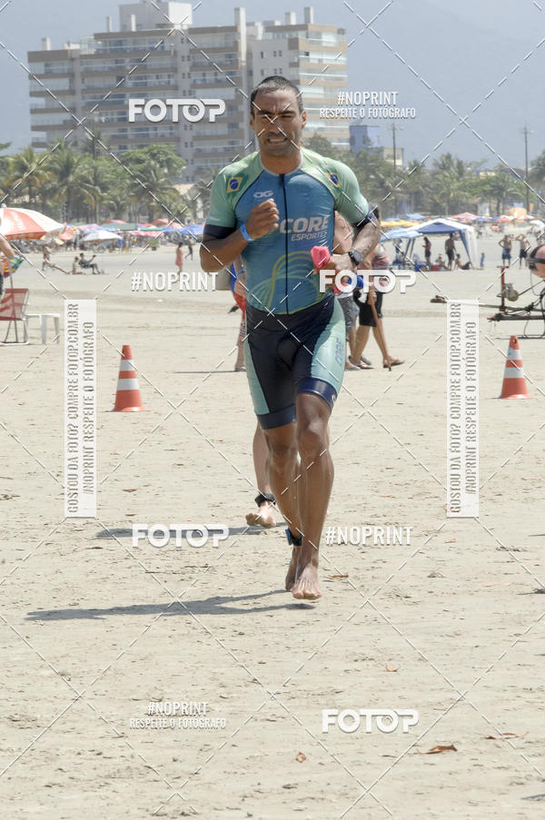 Buy your photos of the eventBLUE SERIES TRIATHLON BERTIOGA 2019 on Fotop
