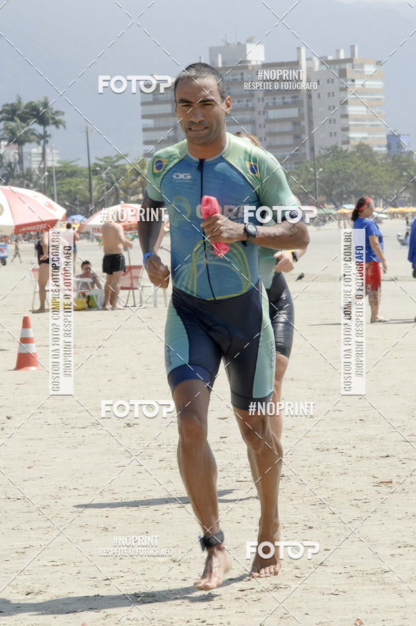 Buy your photos of the eventBLUE SERIES TRIATHLON BERTIOGA 2019 on Fotop