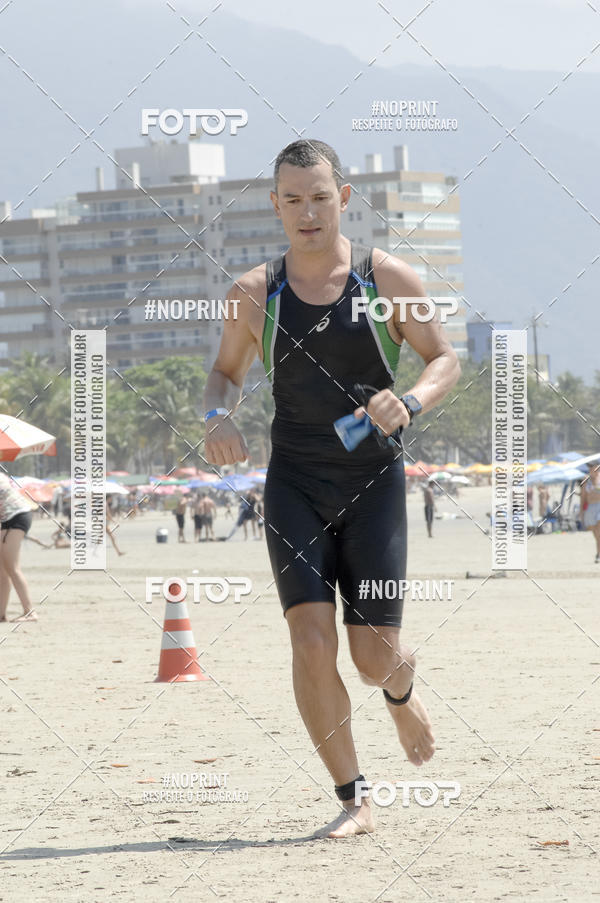 Buy your photos of the eventBLUE SERIES TRIATHLON BERTIOGA 2019 on Fotop